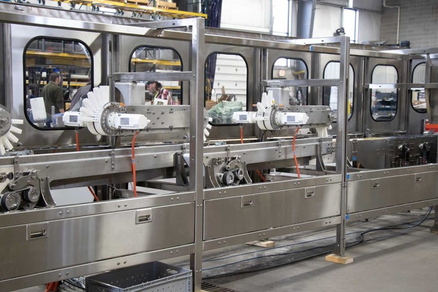 Conveyor lane diverters maximize downstream production resources